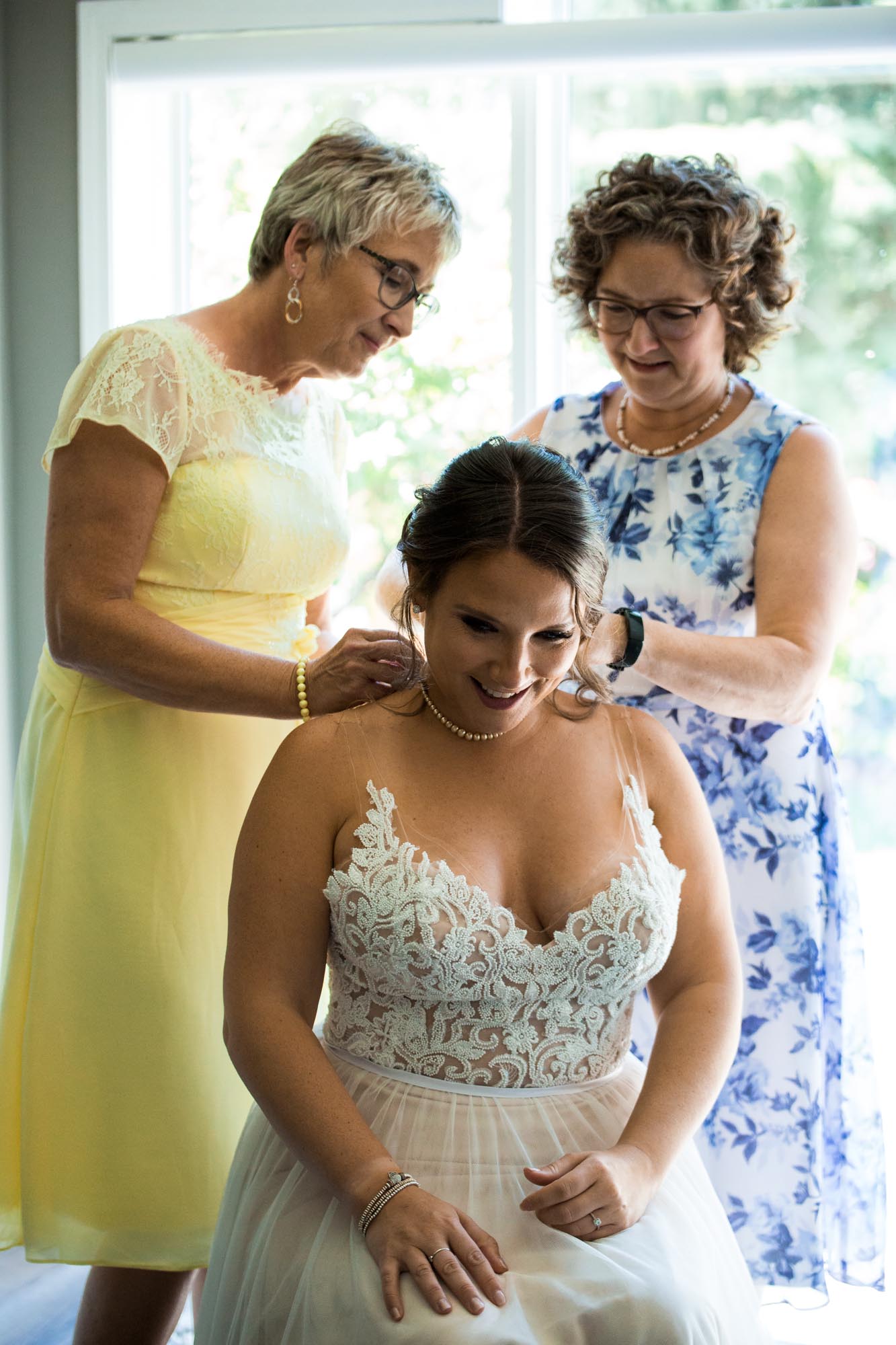 Calgary wedding photographer - wedding photography for an intimate backyard wedding