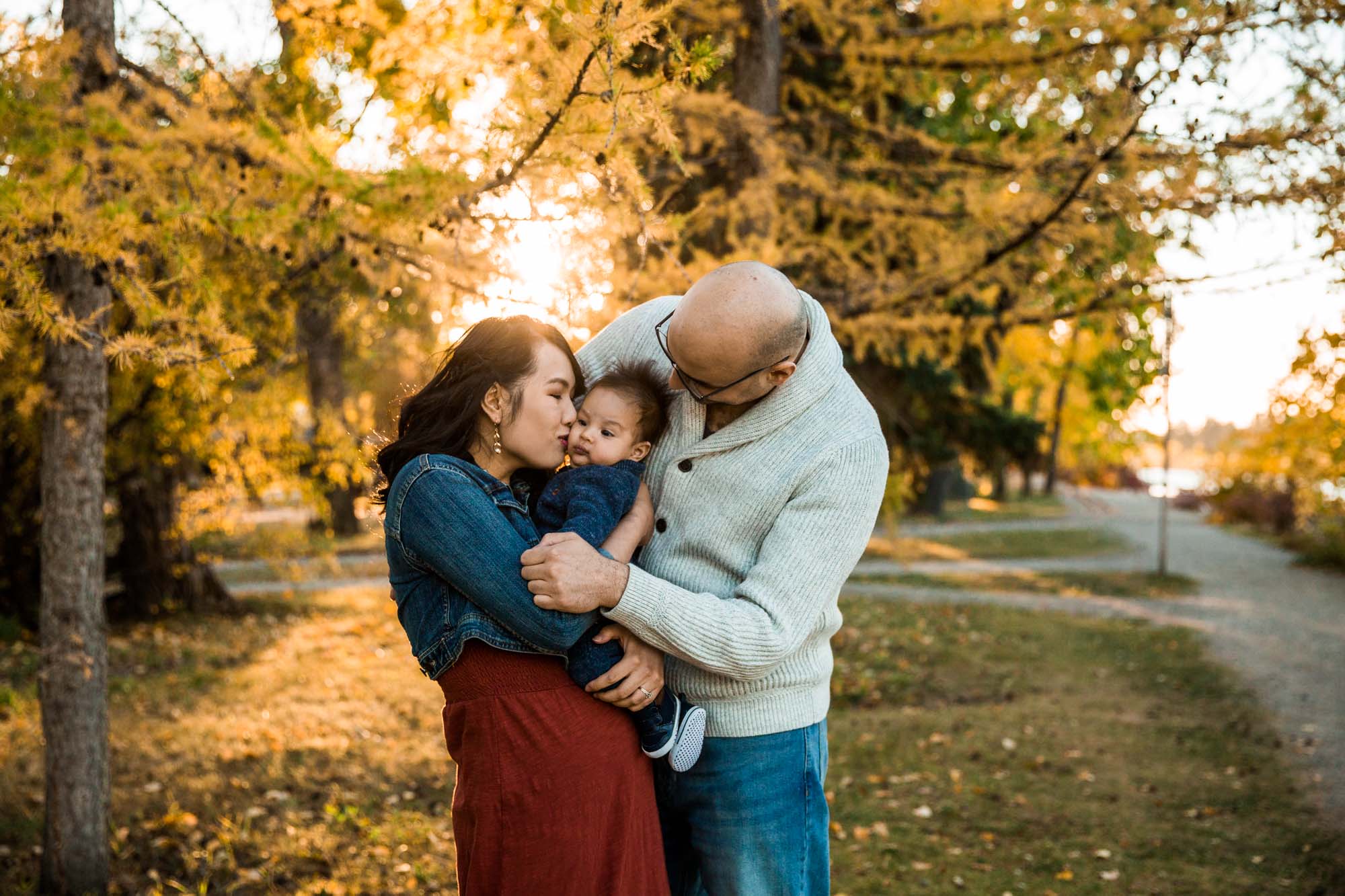 Calgary family photographer - lifestyle family photography