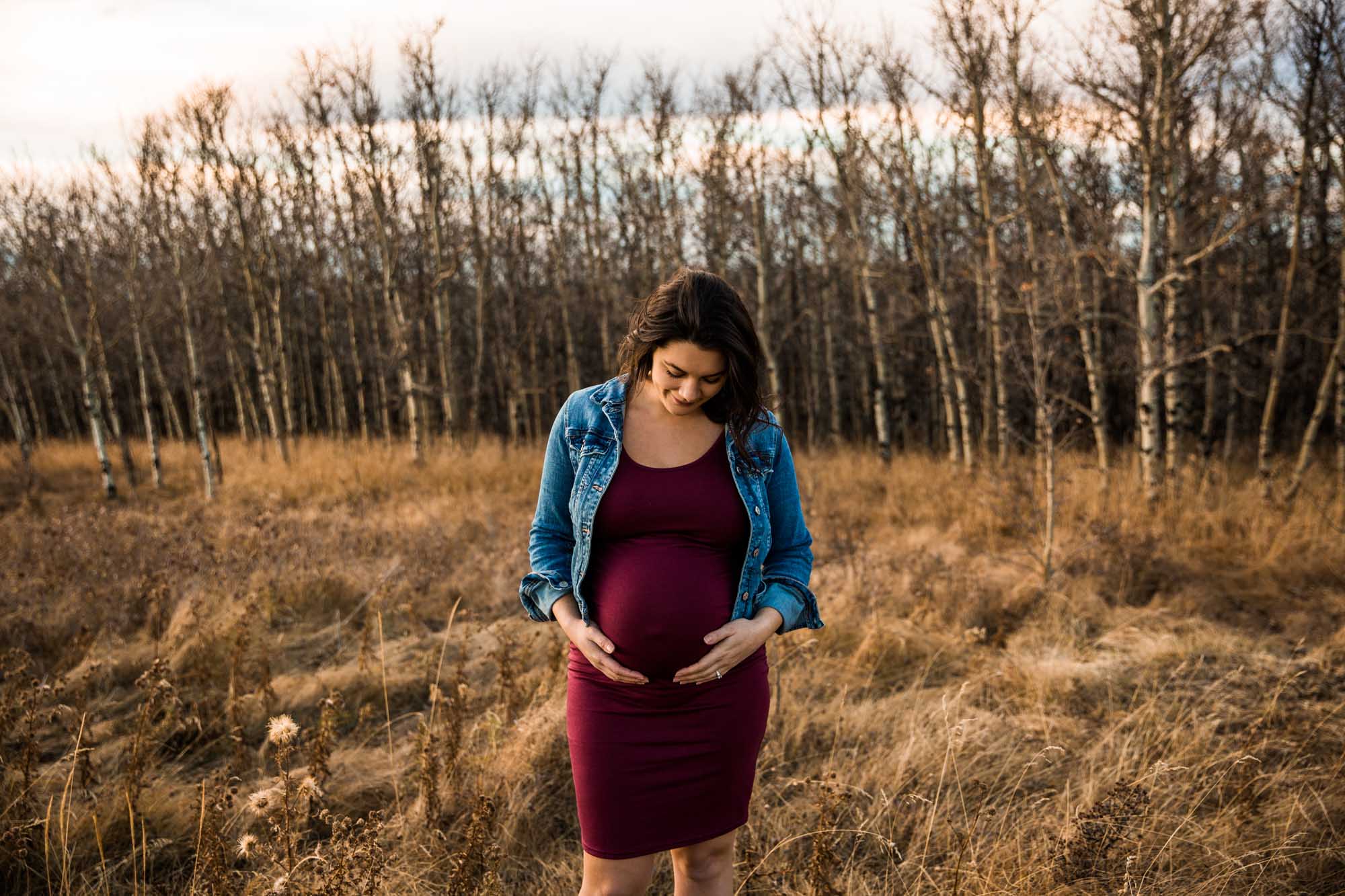 Calgary family photographer - maternity photography at Nose Hill Park
