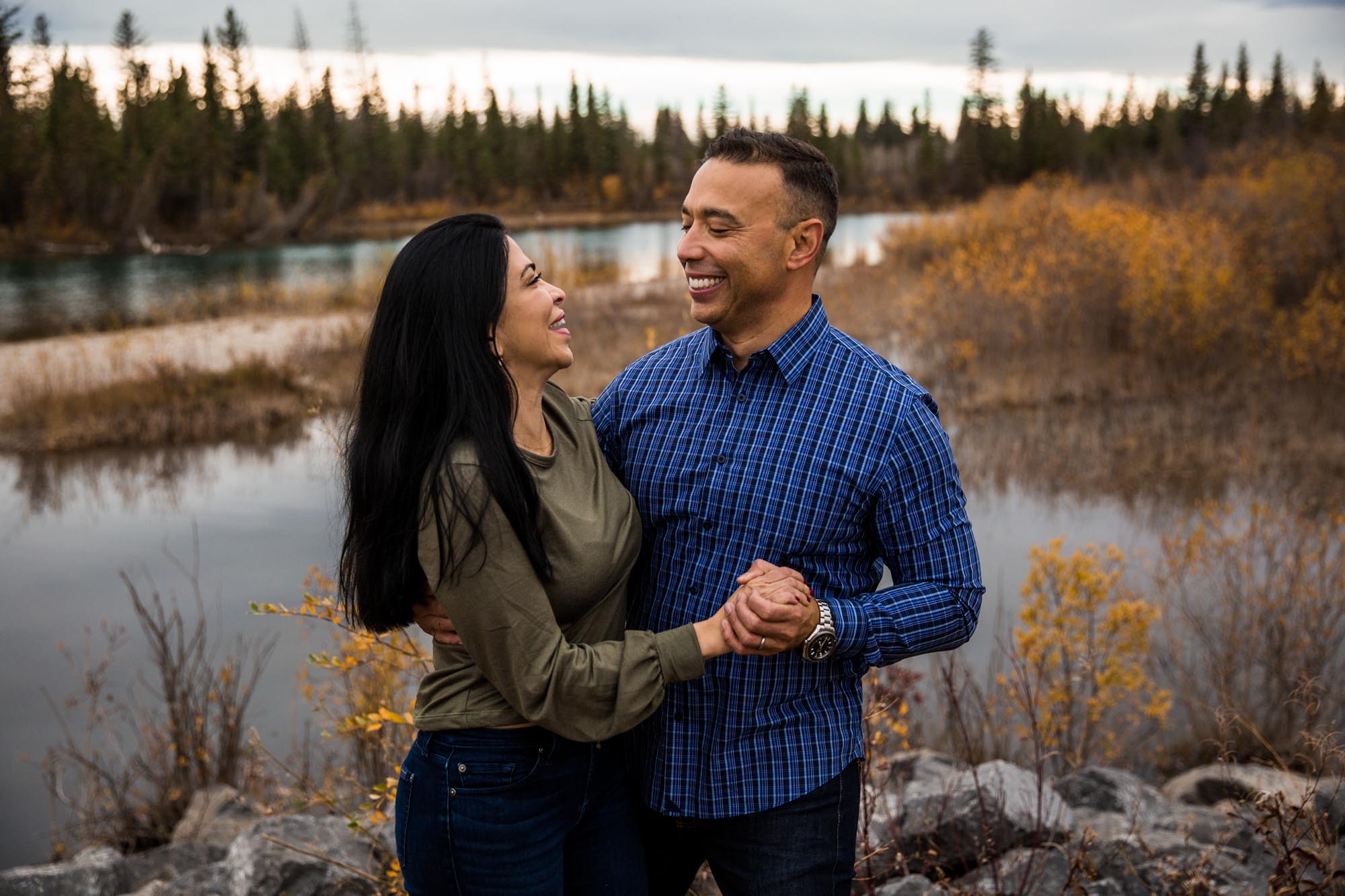 Calgary family photographer - family photography at Weaselhead Flats