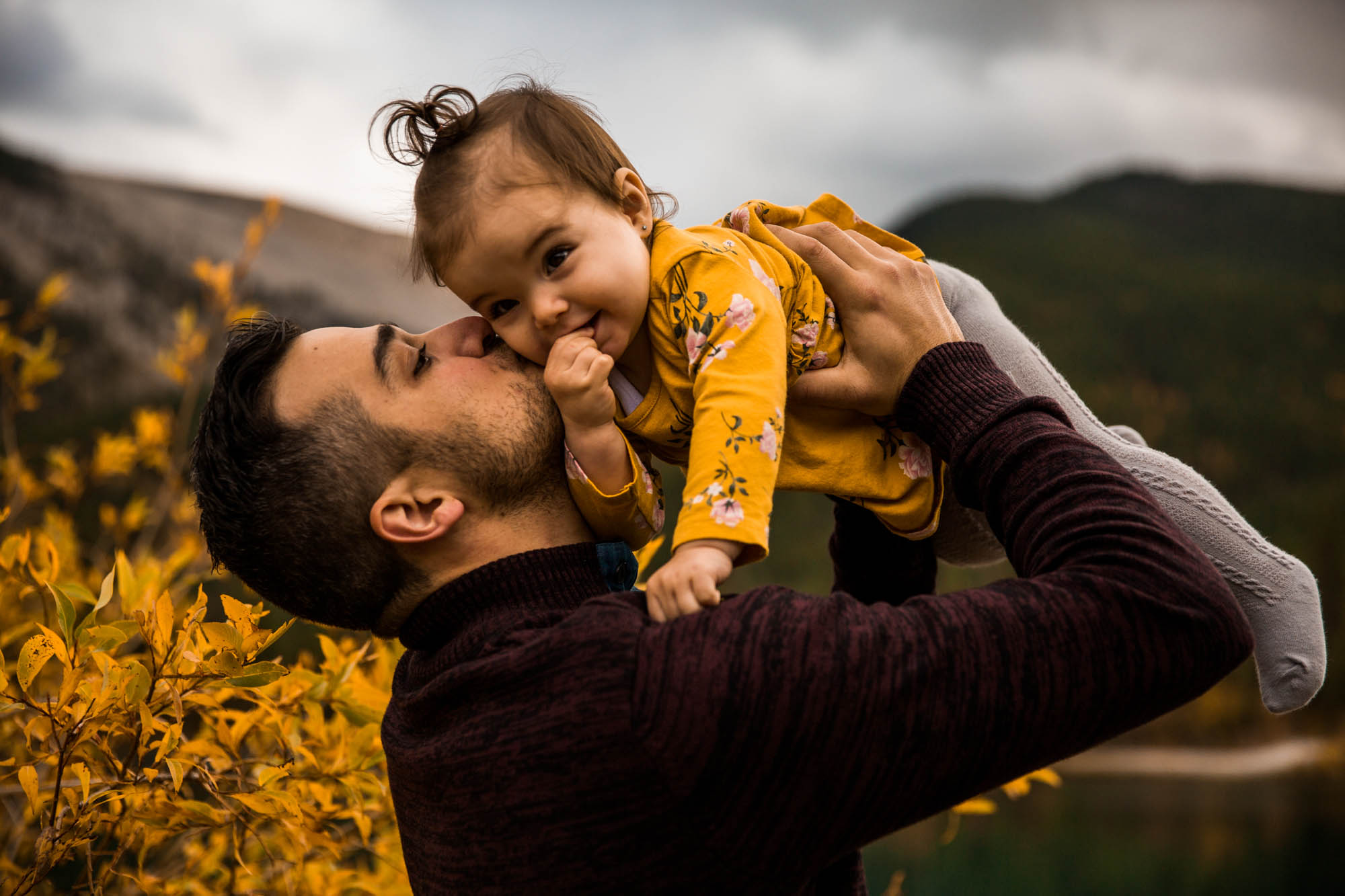 prompts for natural family photos - Calgary family photographer