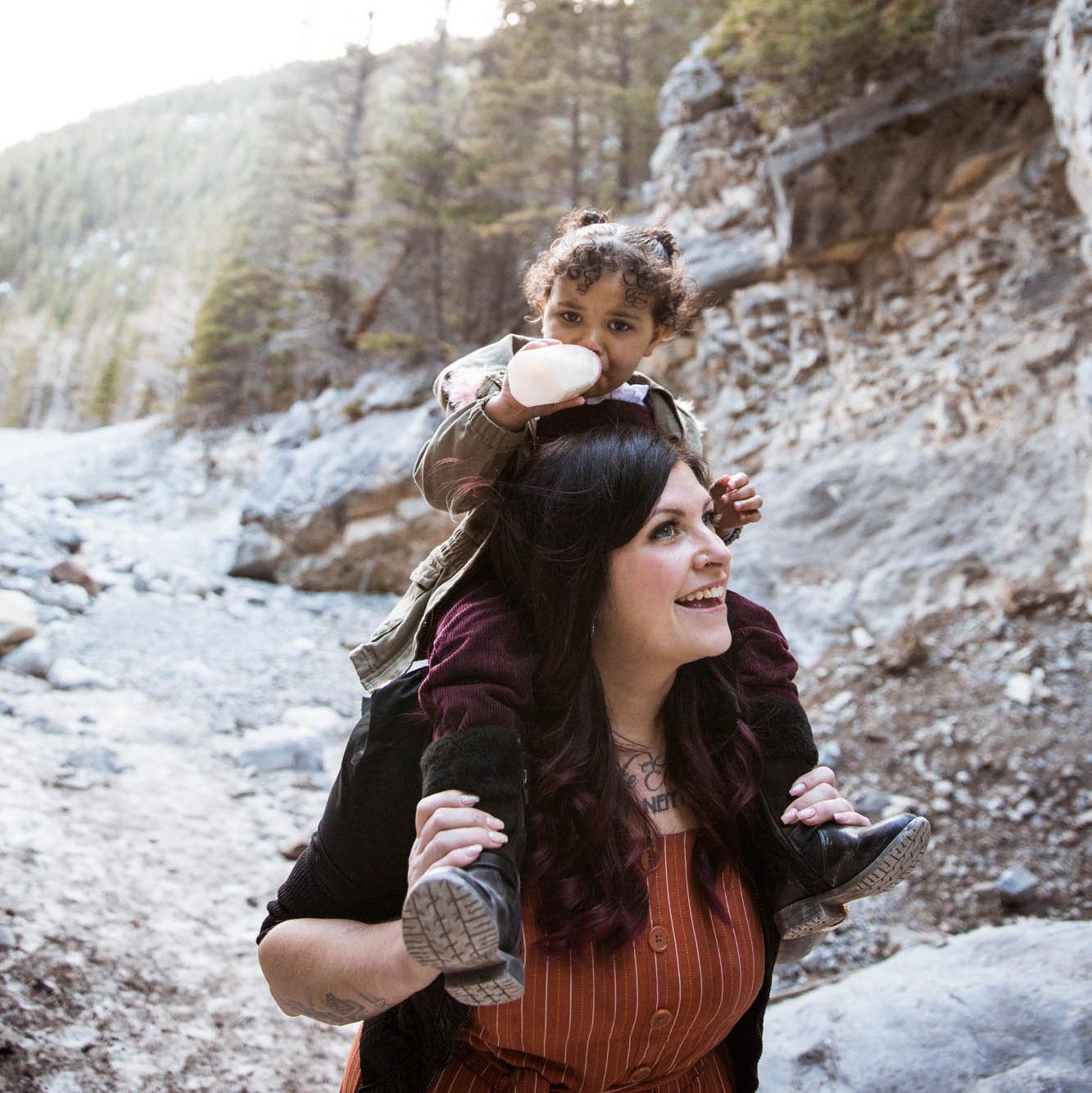 Calgary family photographer, mommy and me photography session in a canyon in the Kananaskis mountains