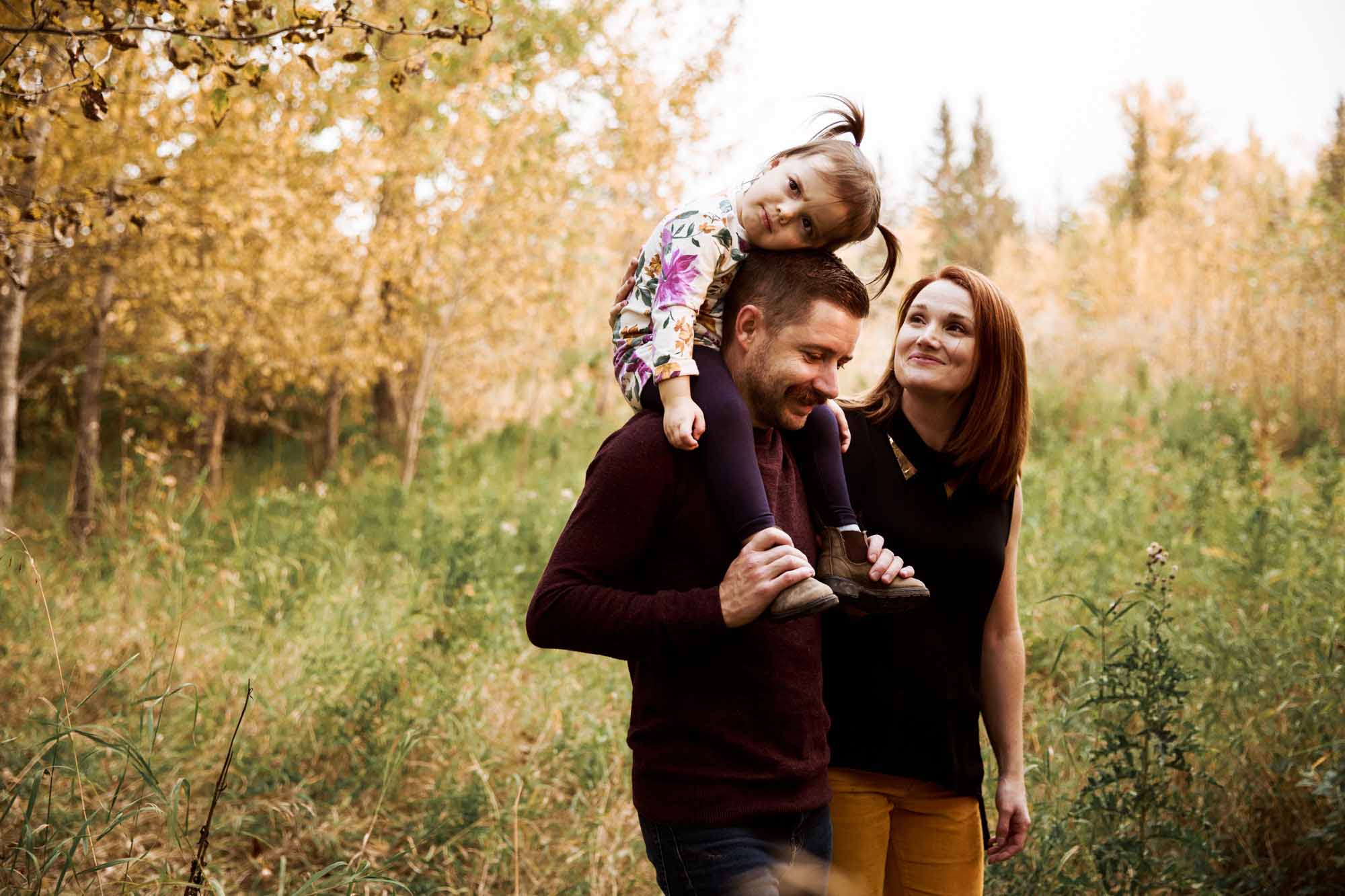 Calgary family photographer, photography session at Fish Creek Park in Calgary