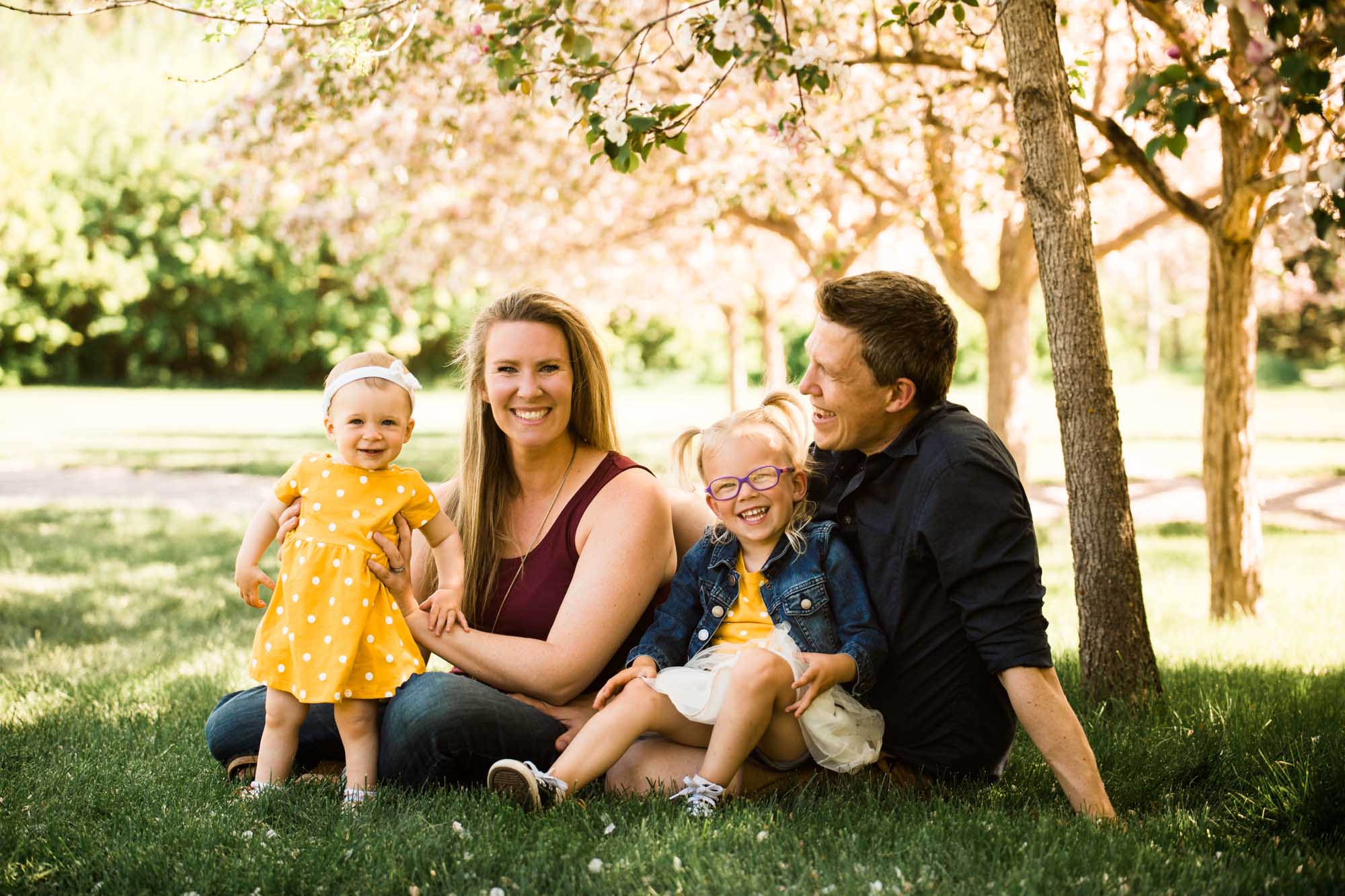 Calgary family maternity and newborn photographer, family photo at Baker Park