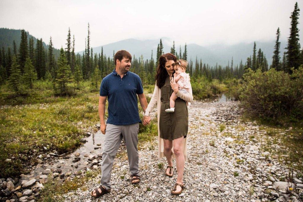 Calgary family photographer, mountain photos, family by the water in the Kananaskis