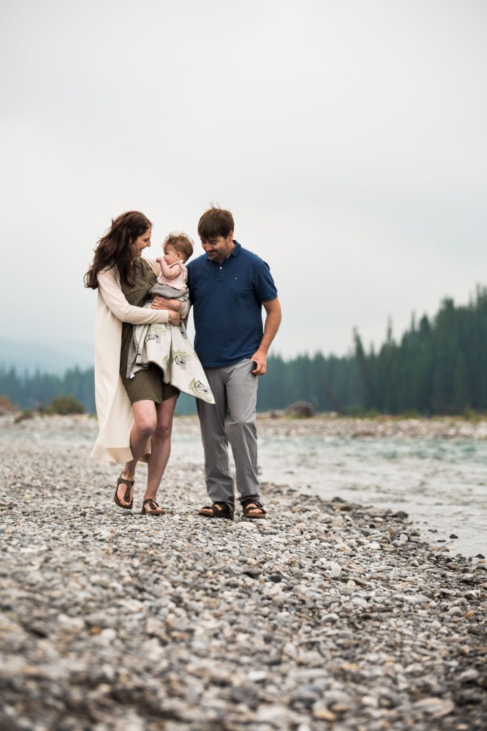 Calgary family photographer, mountain photos, family by the water in the Kananaskis