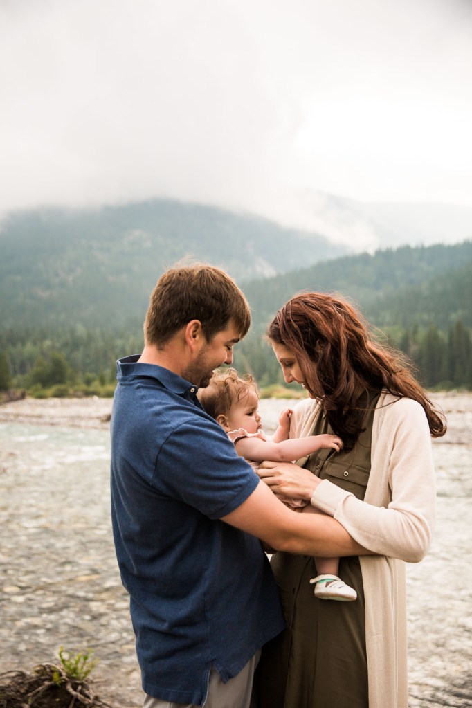 Calgary family photographer, mountain photos, family by the water in the Kananaskis