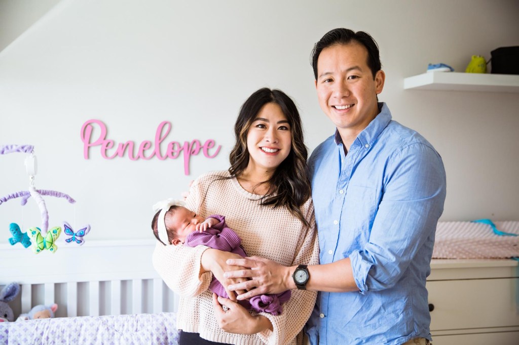 Calgary lifestyle newborn and family photographer, in-home newborn photo