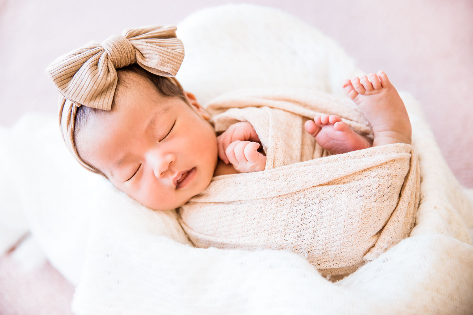 Calgary lifestyle newborn and family photographer, in-home newborn photo