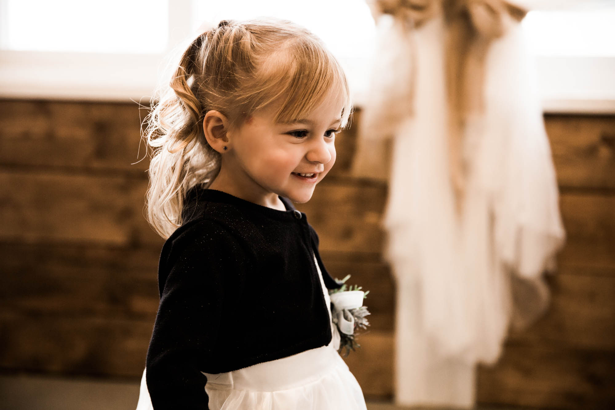 Alberta wedding photographer, wedding at the MVE The Heritage Centre in Cremona, bride and groom during their winter barn wedding