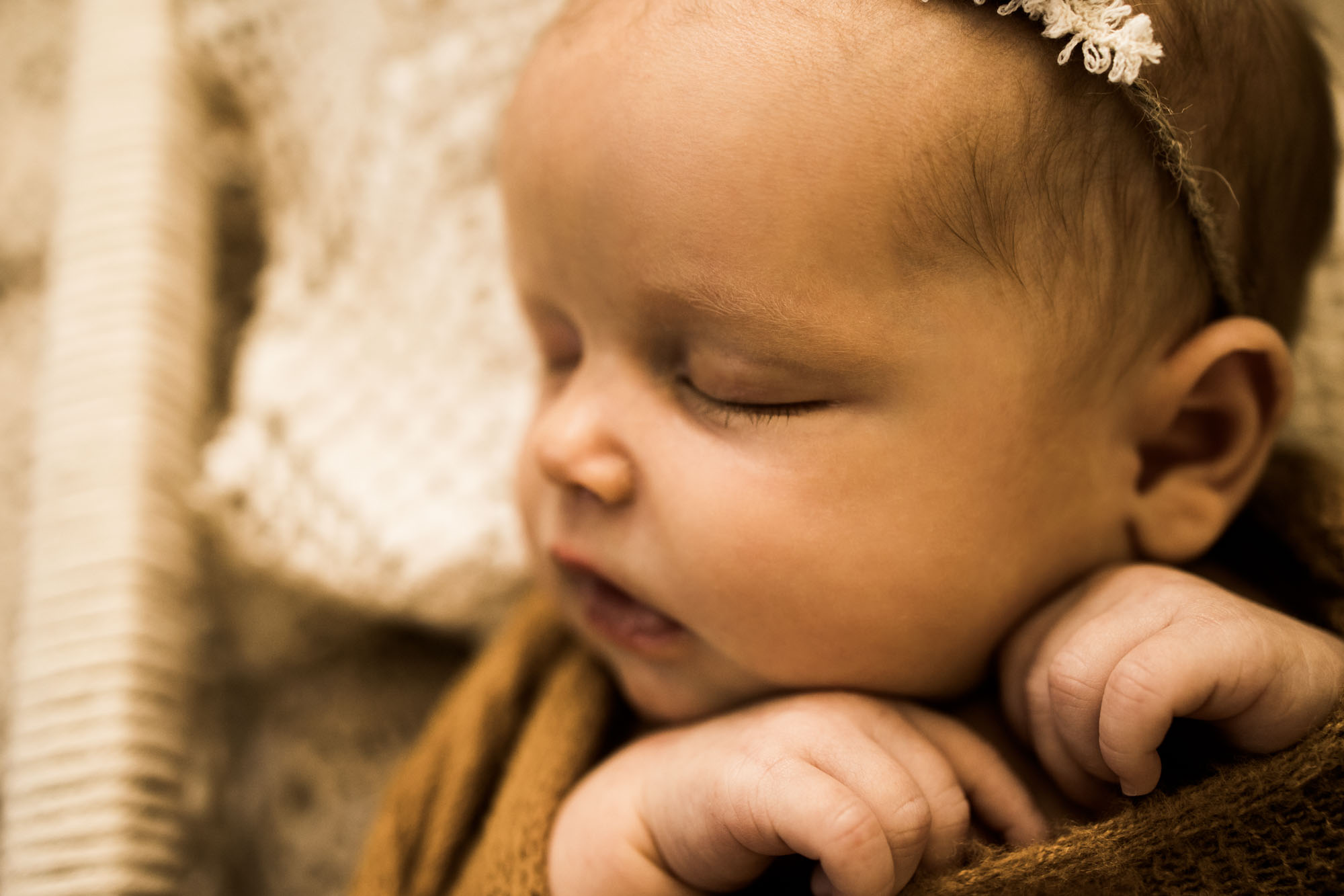 Calgary family photographer, in-home lifestyle newborn photography, baby with mom and dad