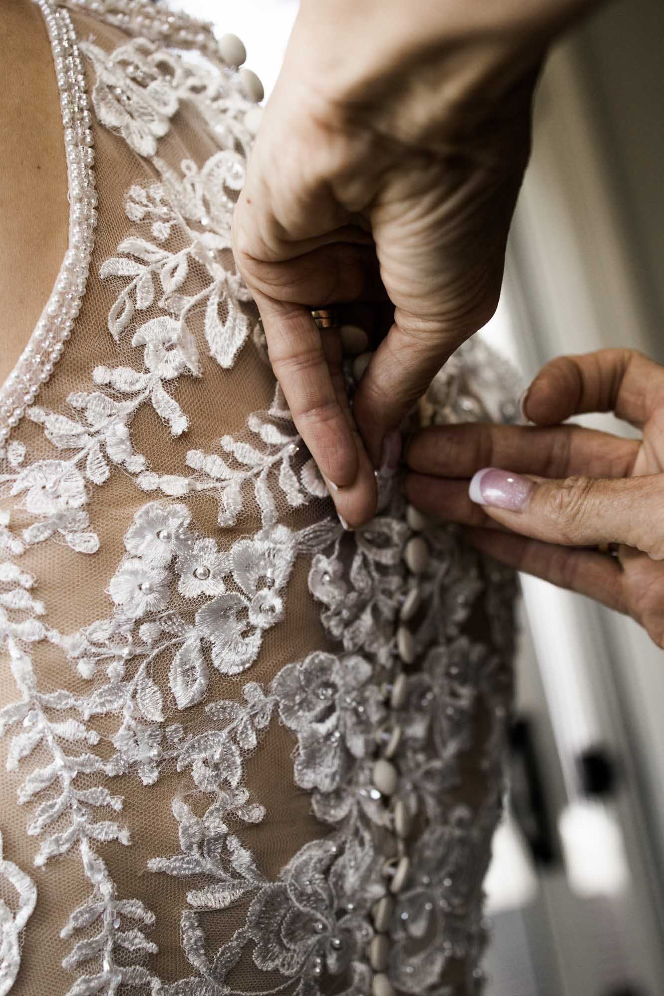 Calgary and Kananaskis Country wedding photographer, bride getting ready in her house in Calgary on her wedding day