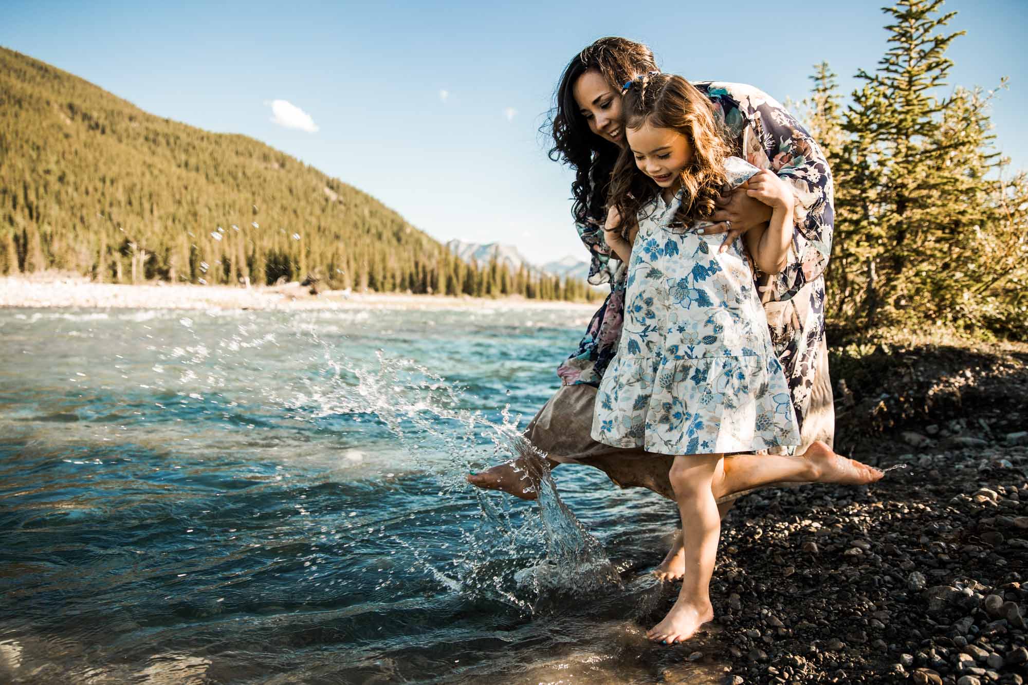 Calgary, Kananaskis, Banff lifestyle family photographer, family in the mountains in Kananaskis Country in front of the Elbow River