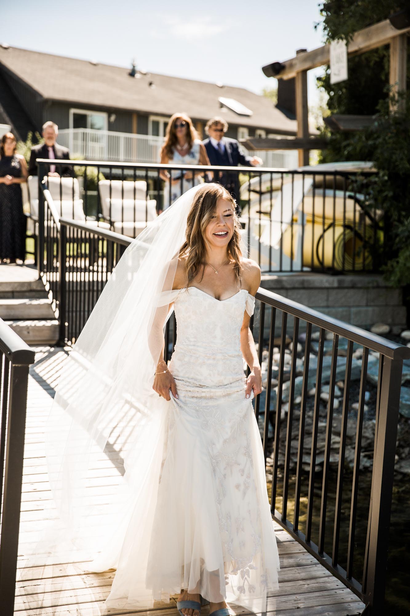 Calgary wedding photographer, summer restaurant wedding by the beach at the Lake House on Lake Bonavista