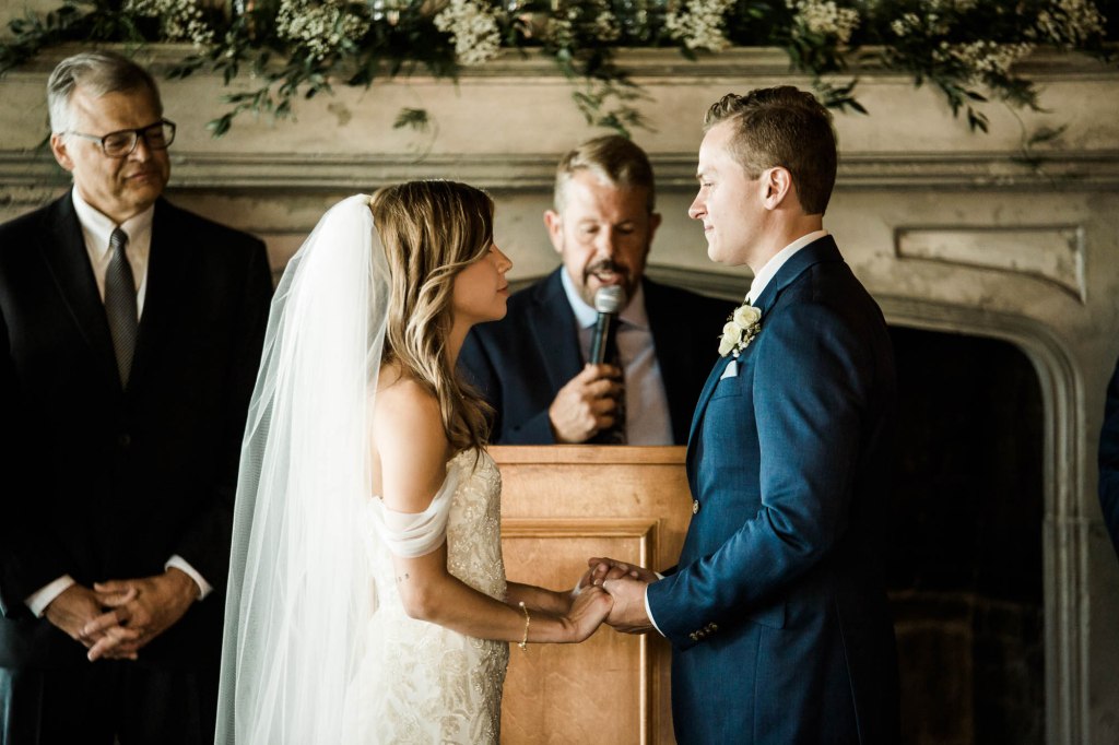 Calgary wedding photographer, summer restaurant wedding by the beach at the Lake House on Lake Bonavista