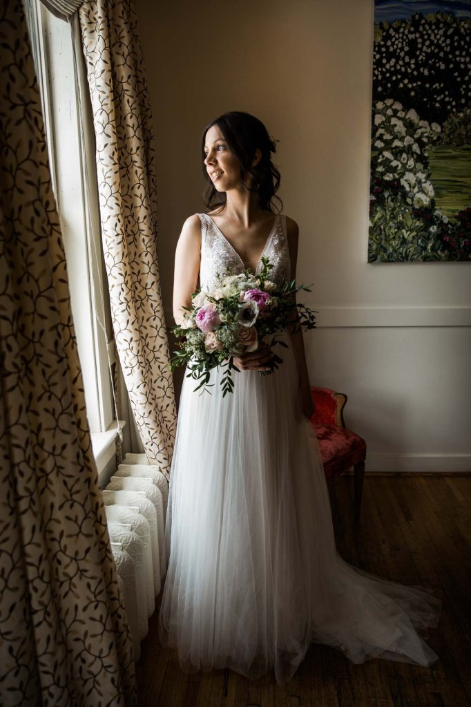 Calgary Wedding Photographer, photos of a wedding at Rouge Restaurant in Inglewood