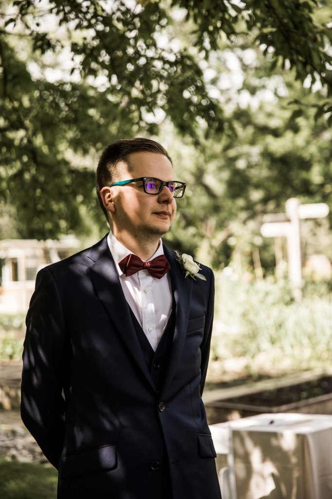 Calgary Wedding Photographer, photos of a wedding at Rouge Restaurant in Inglewood