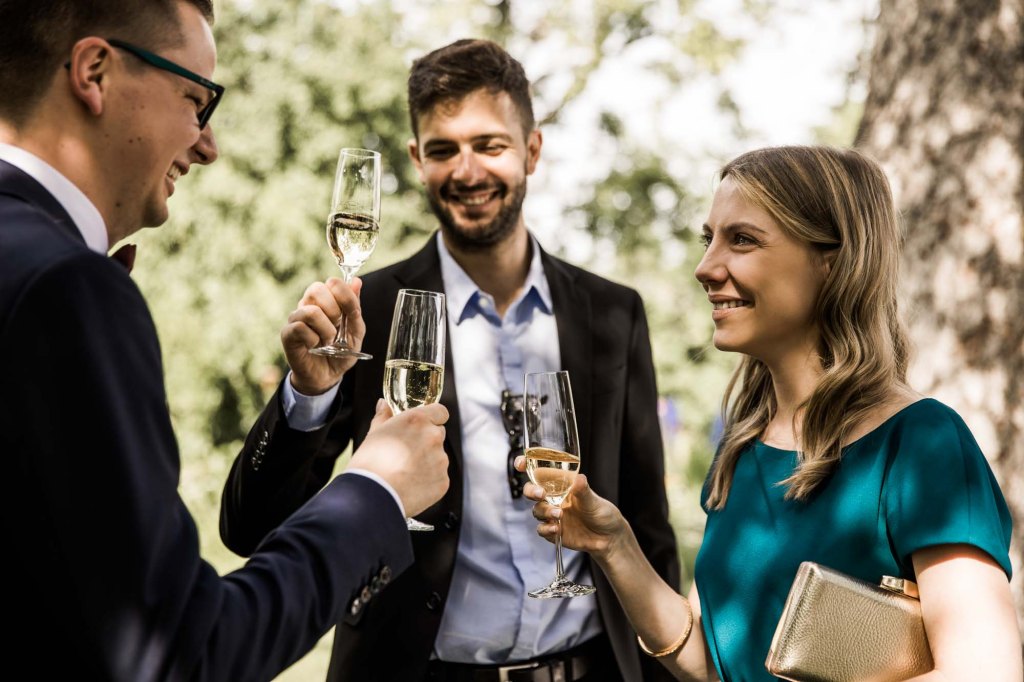 Calgary Wedding Photographer, photos of a wedding at Rouge Restaurant in Inglewood