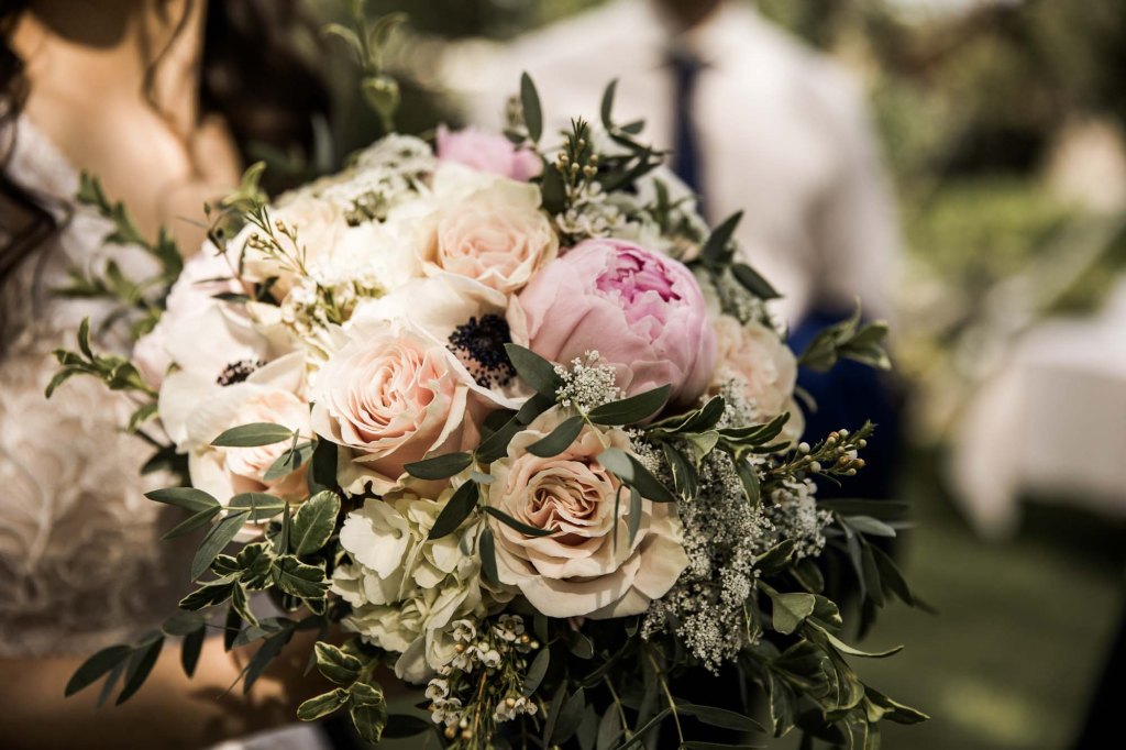 Calgary Wedding Photographer, photos of a wedding at Rouge Restaurant in Inglewood