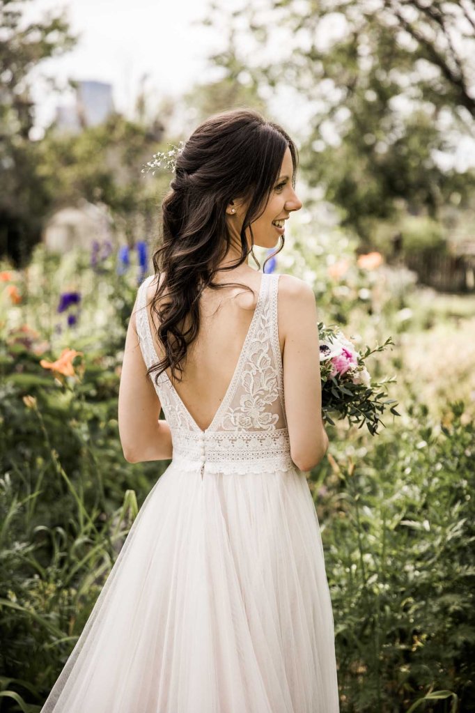 Calgary Wedding Photographer, photos of a wedding at Rouge Restaurant in Inglewood