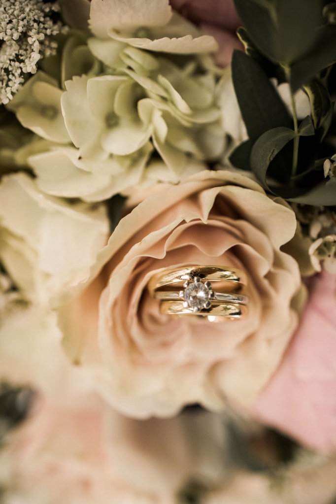 Calgary Wedding Photographer, photos of a wedding at Rouge Restaurant in Inglewood