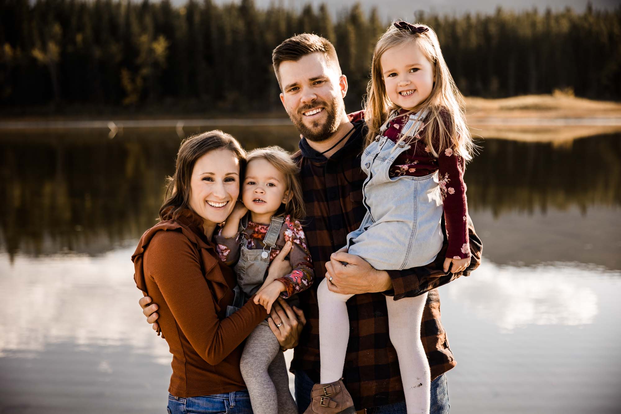 Calgary, Banff, Kananaskis lifestyle family photographer, fall family photos in front of the mountains in Kananaskis Country