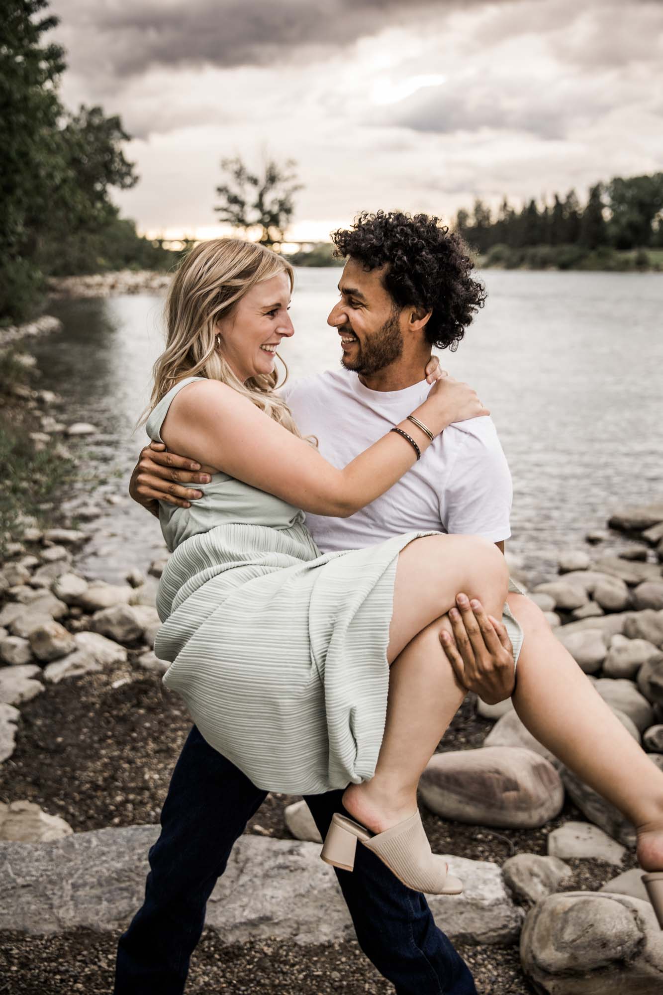 Posing prompts for couples, engagement, wedding photography, couple being posed by photographer during engagement or wedding photos