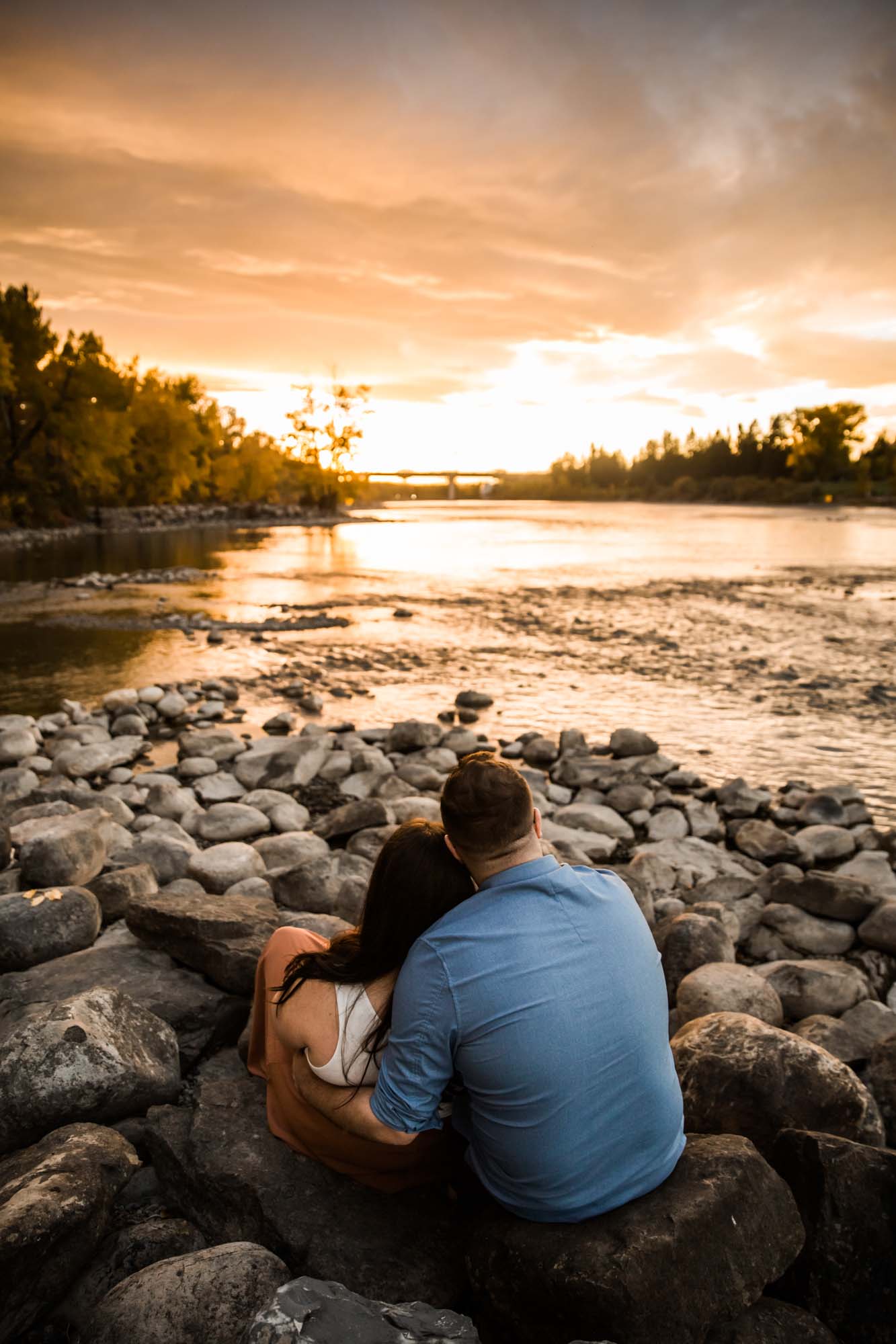 Posing prompts for couples, engagement, wedding photography, couple being posed by photographer during engagement or wedding photos