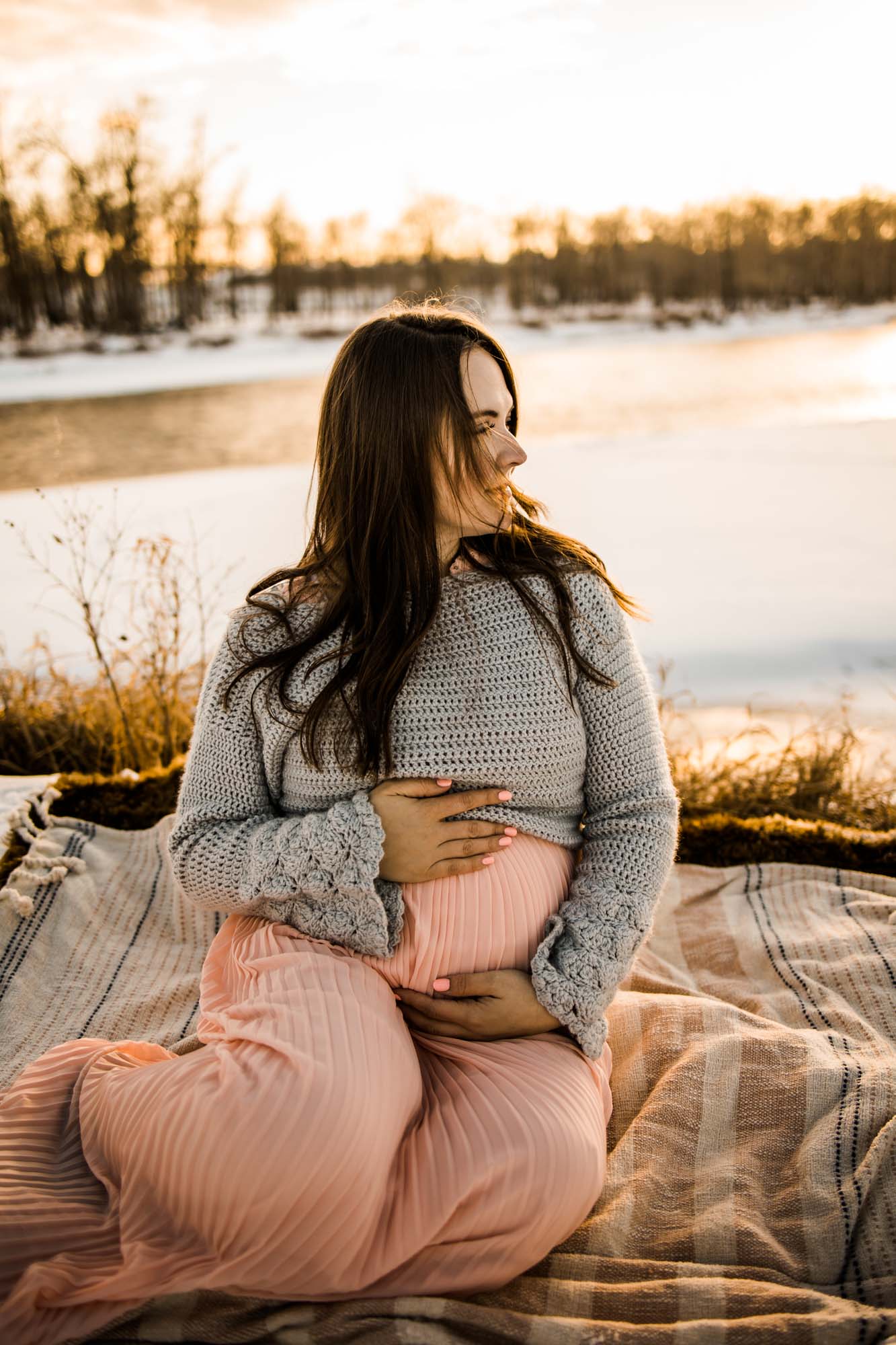 Calgary maternity and newborn photographer, maternity photos with a pregant future mom and toddler daughter at Carburn Park in Calgary