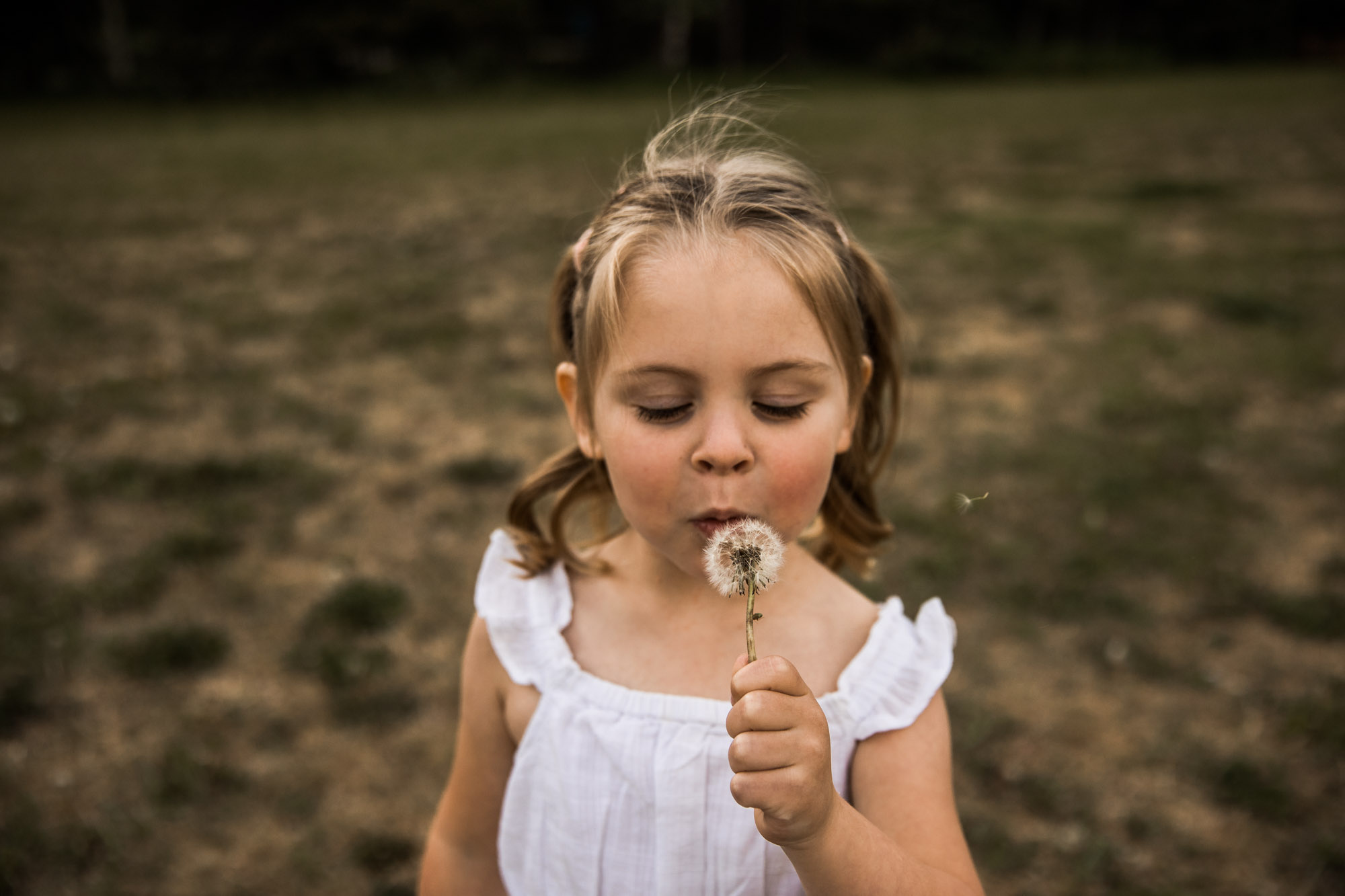 Calgary, Banff, Kananaskis Country lifestyle family photographer, family posing during their photoshoot in the mountains in Kananaskis