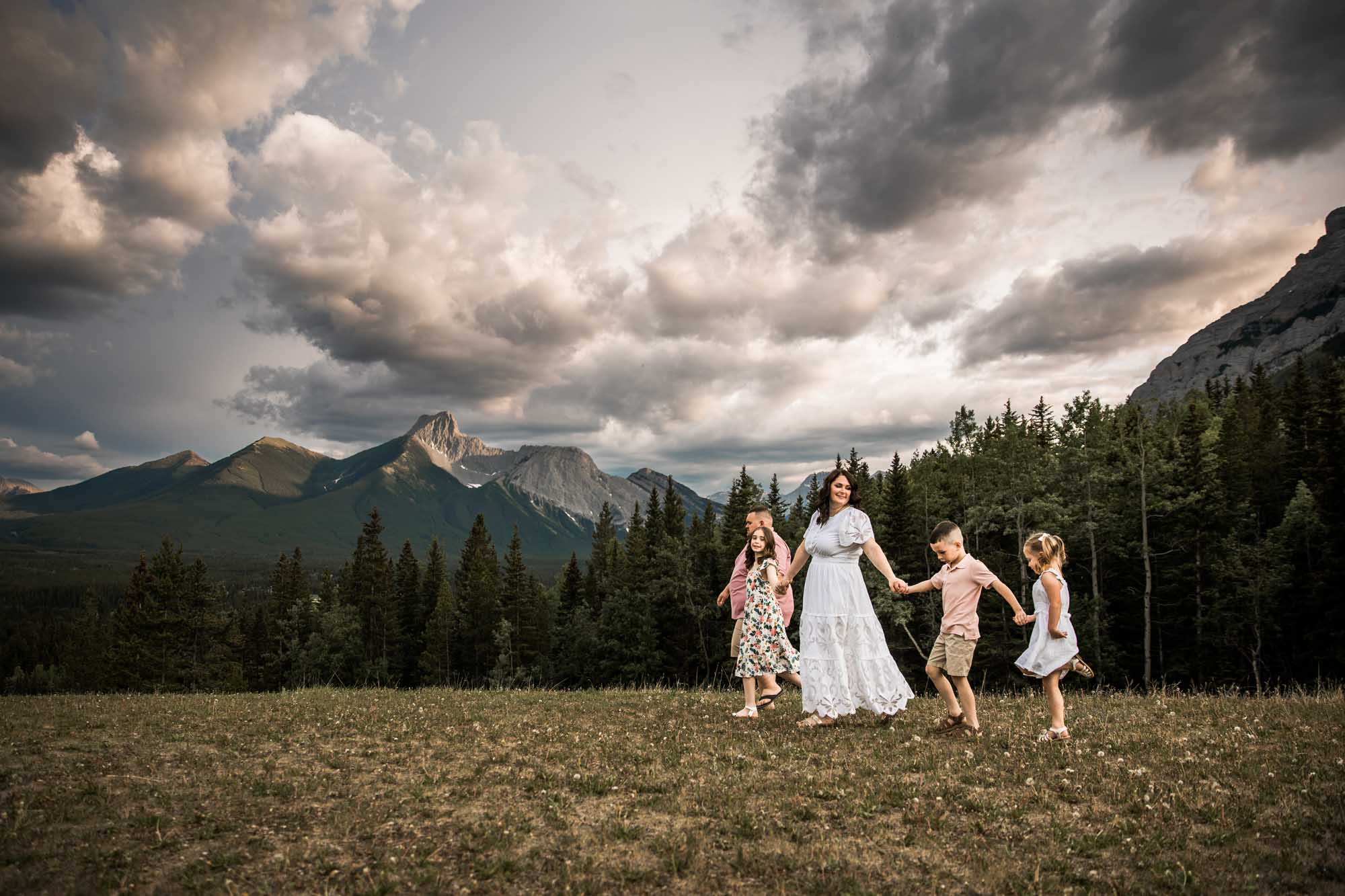 Calgary, Banff, Kananaskis Country lifestyle family photographer, family posing during their photoshoot in the mountains in Kananaskis