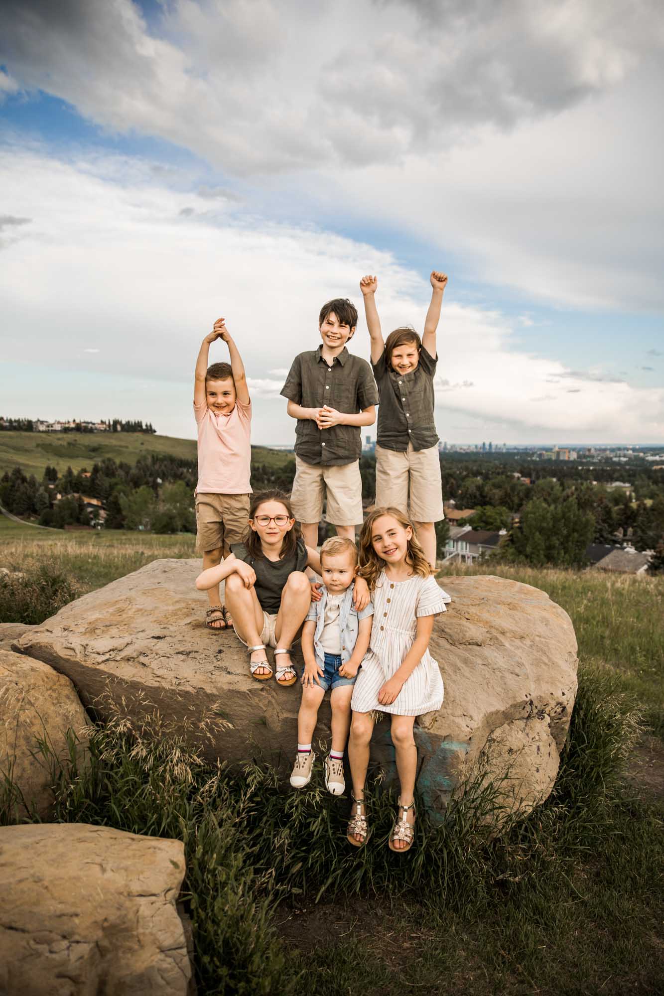 Calgary, Banff, Kananaskis lifestyle family photographer, extended family posing during their extended family photoshoot in Calgary