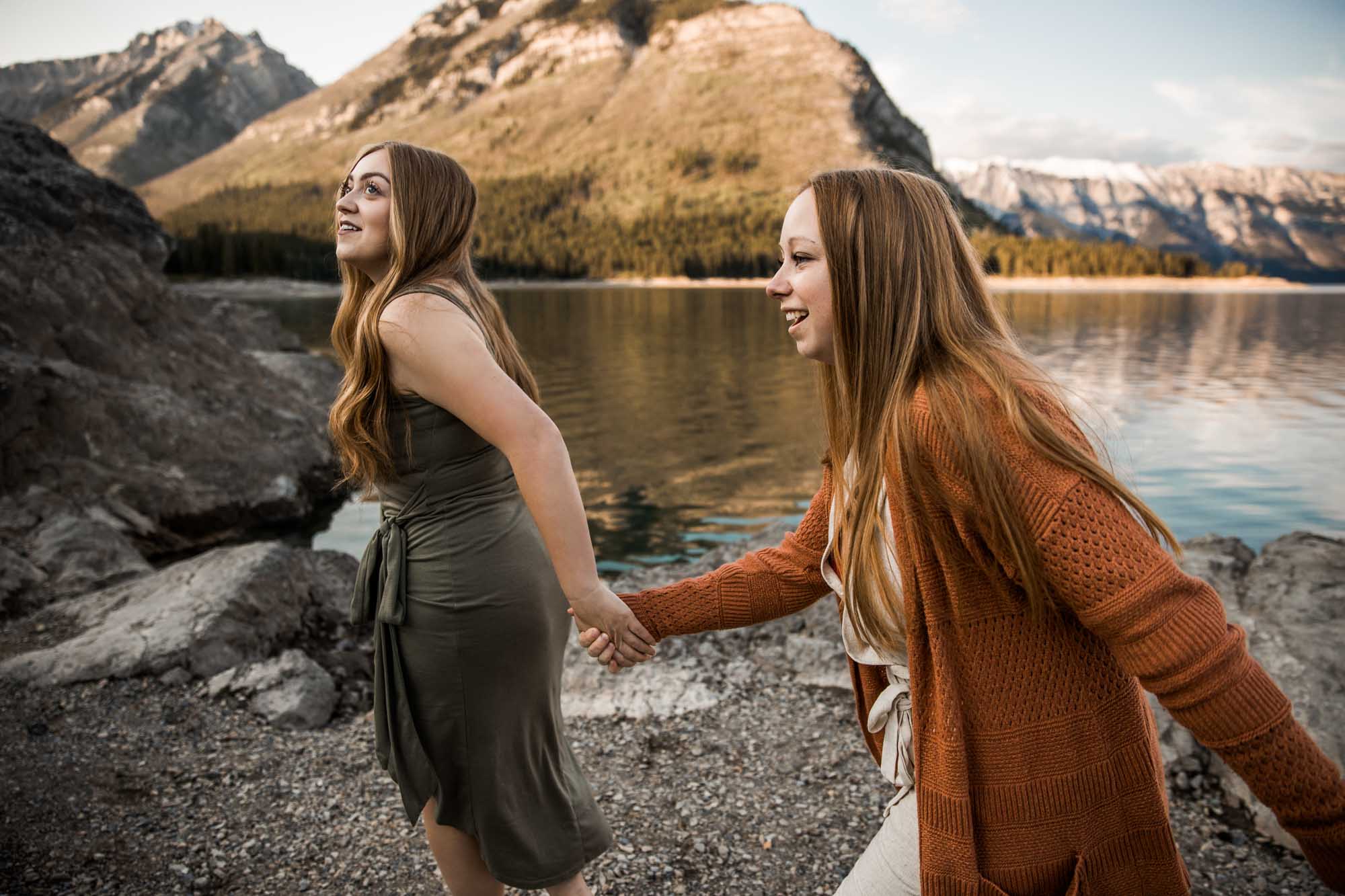 Calgary, Banff, Kananaskis Country lifestyle family photographer, family with older kids posing in the mountains for their photos during their vacation in Banff