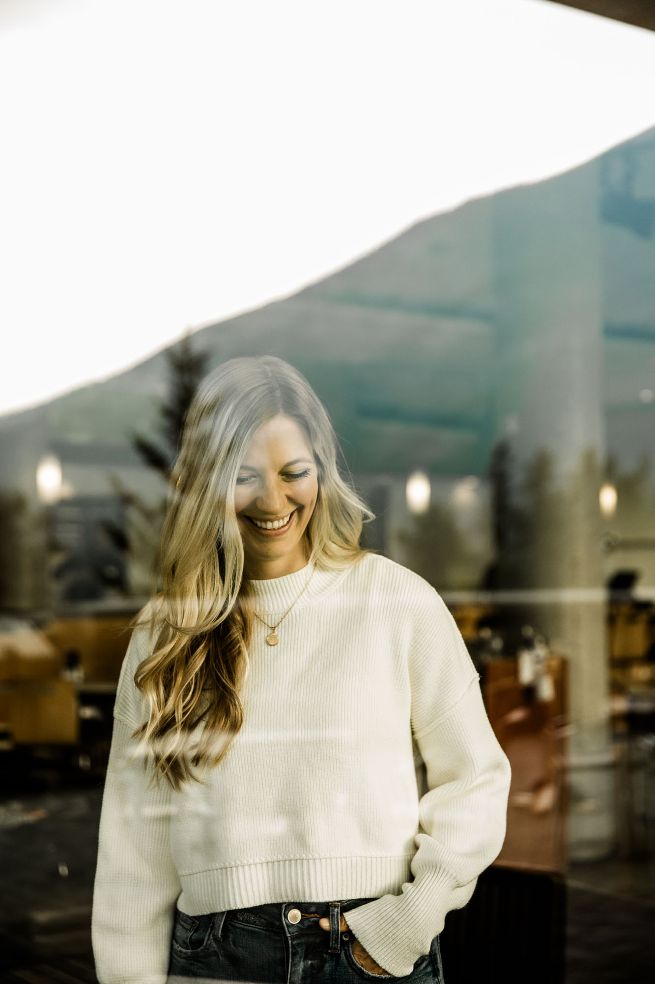 Calgary, Banff, Kananaskis Country personal branding photographer, headshots and brand photos for Fabienne Hansen, side hustle coach, during her solo trip to the Canadian Rockies in the moutains around Banff, Alberta, Canada