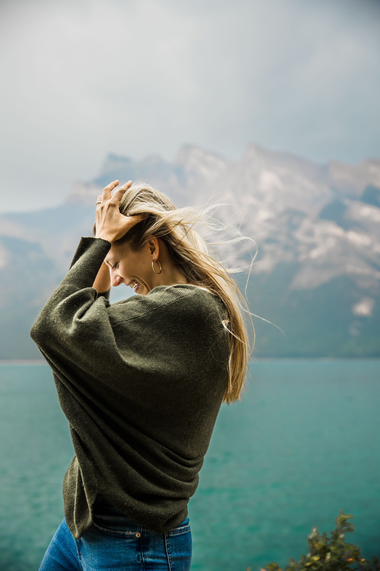 Calgary, Banff, Kananaskis Country personal branding photographer, headshots and brand photos for Fabienne Hansen, side hustle coach, during her solo trip to the Canadian Rockies in the moutains around Banff, Alberta, Canada