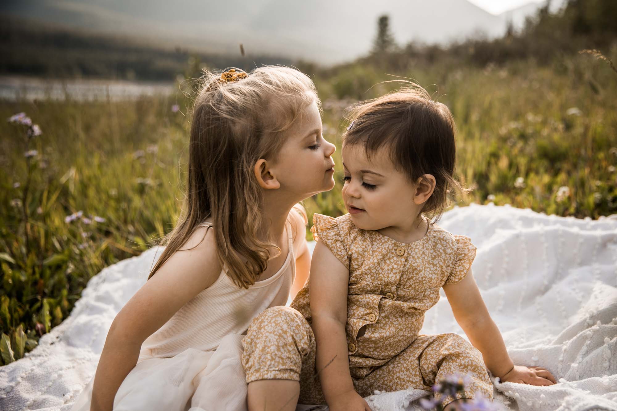 Calgary, Banff, Kananaskis Country lifestyle family photographer, family posing in the mountains in Kananaskis Country