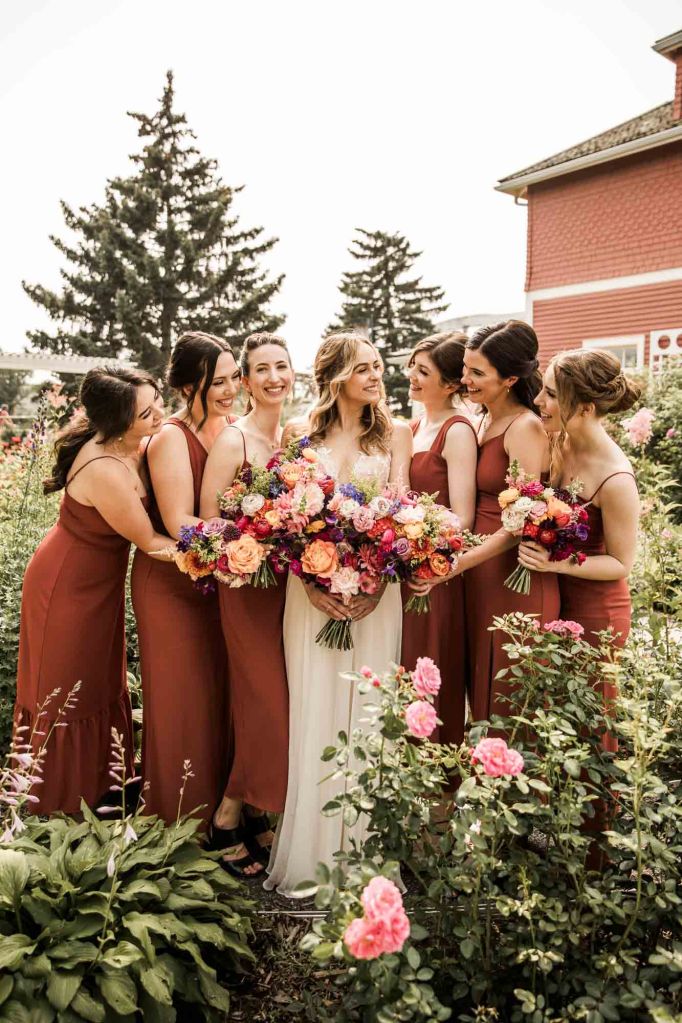 Calgary wedding photographer, restaurant wedding venue at the Deane House in Inglewood, summer garden wedding