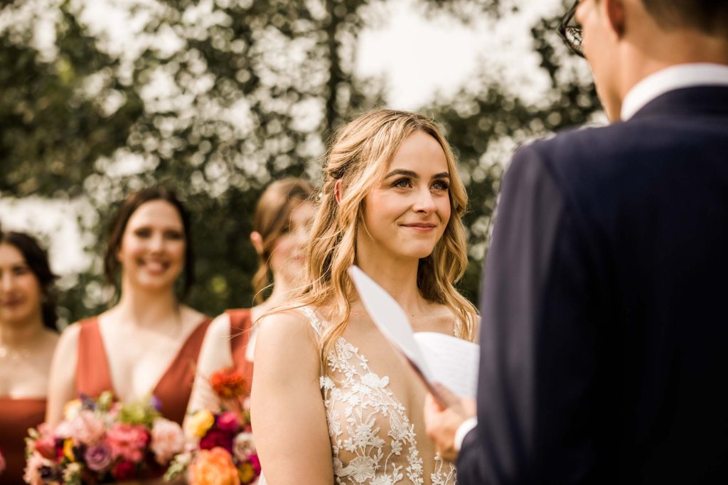 Calgary wedding photographer, restaurant wedding venue at the Deane House in Inglewood, summer garden wedding