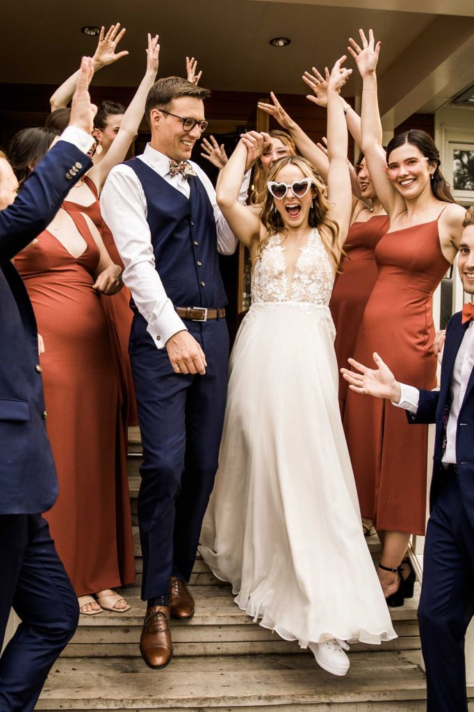 Calgary wedding photographer, restaurant wedding venue at the Deane House in Inglewood, summer garden wedding