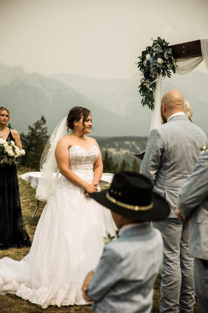 Calgary, Banff, Kananaskis wedding photographer, wedding guide for intimate restaurant weddings, micro weddings and mountain elopements