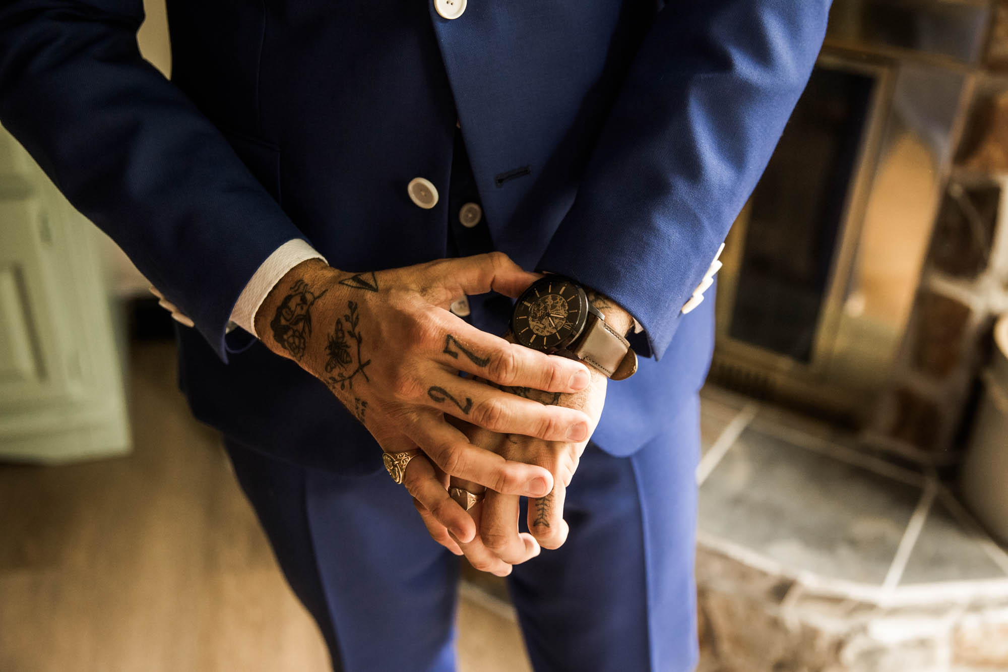 Calgary wedding photographer, candid photos of a micro intimate wedding at Two House Brewery small casual restaurant downtown Calgary