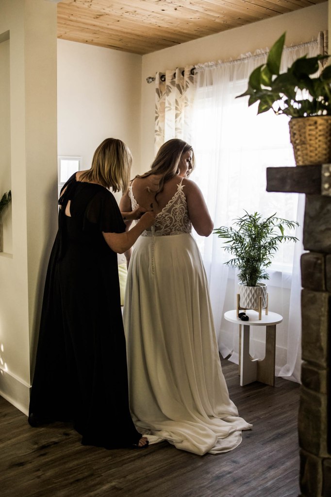 Calgary Alberta wedding photographer, farm, rustic, country, summer, sunflower wedding on a private property