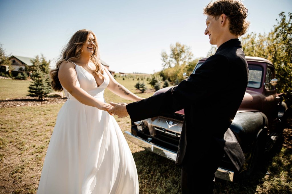 Calgary Alberta wedding photographer, farm, rustic, country, summer, sunflower wedding on a private property