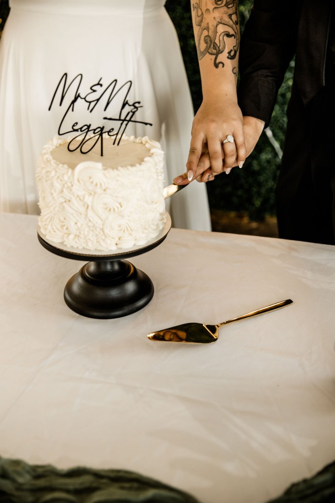 Calgary Alberta wedding photographer, farm, rustic, country, summer, sunflower wedding on a private property