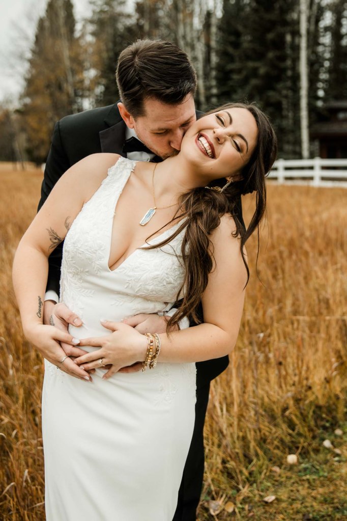 Folk Tree Lodge wedding, Calgary, Banff and Canmore wedding photographer, micro wedding, intimate ceremony on a beautiful rustic lodge property outside of Bragg Creek by Kananaskis Country
