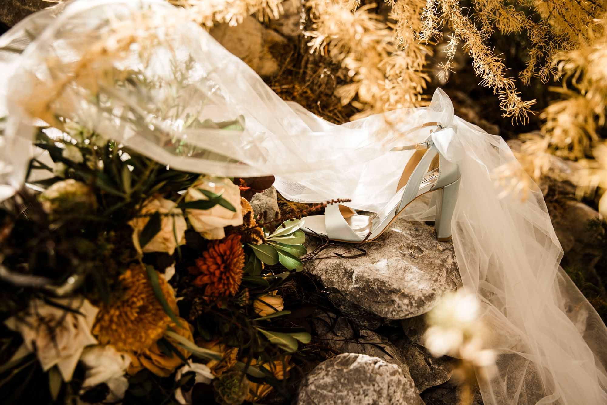 Calgary and Canmore wedding photographer, photography during a wedding at the Bear and Bison Inn in Canmore in the mountains