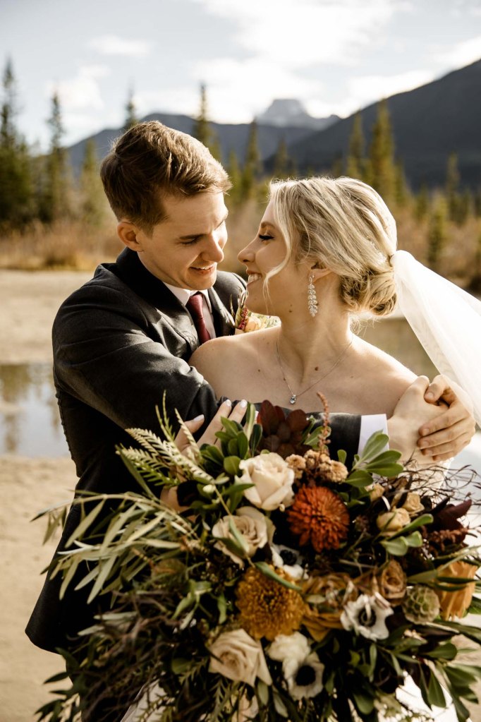 Calgary and Canmore wedding photographer, photography during a wedding at the Bear and Bison Inn in Canmore in the mountains