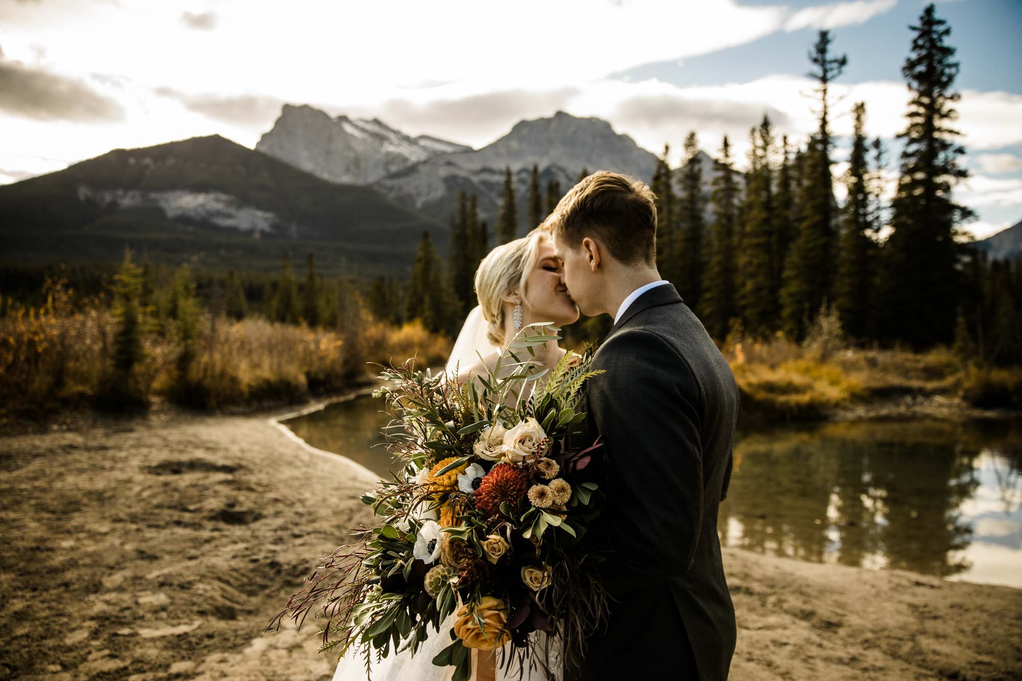 Calgary and Canmore wedding photographer, photography during a wedding at the Bear and Bison Inn in Canmore in the mountains