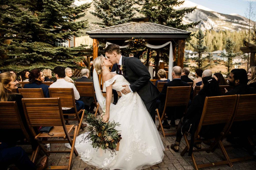 Calgary and Canmore wedding photographer, photography during a wedding at the Bear and Bison Inn in Canmore in the mountains