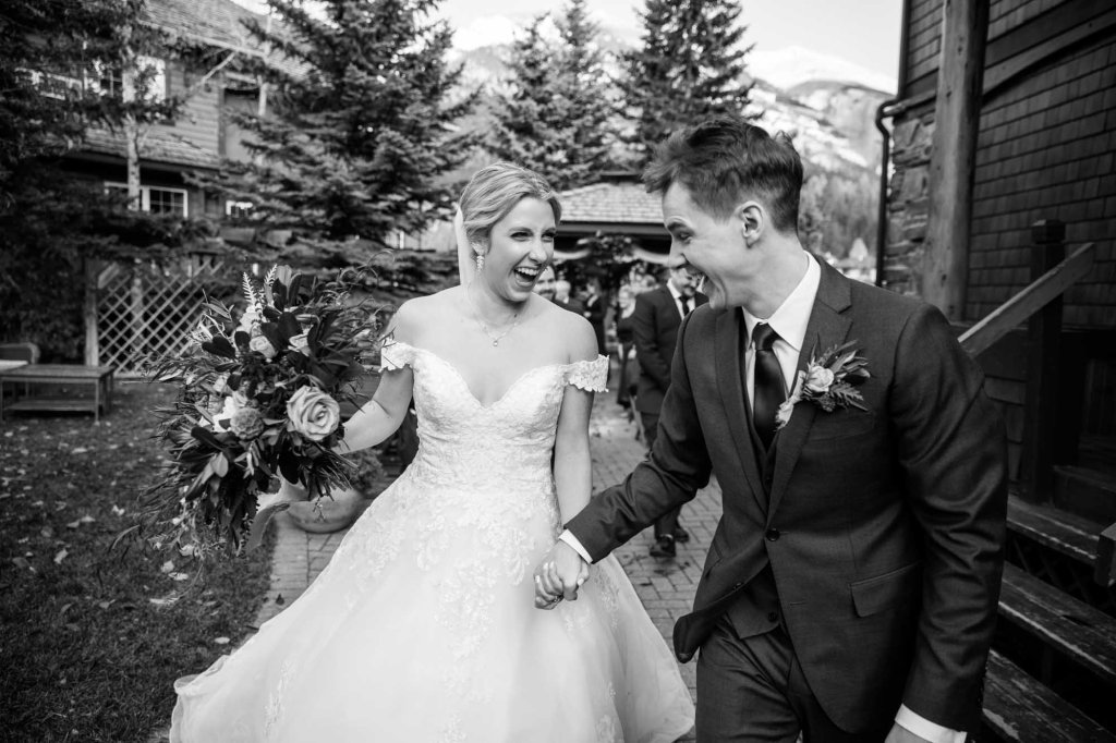 Calgary and Canmore wedding photographer, photography during a wedding at the Bear and Bison Inn in Canmore in the mountains